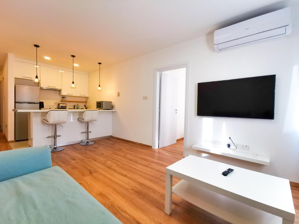 Citycenter Boutique Apartment Larnaca Exteriör bild