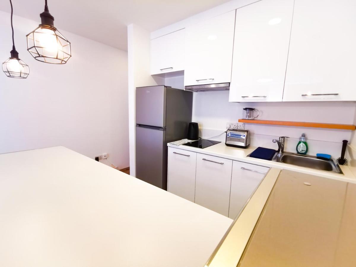 Citycenter Boutique Apartment Larnaca Exteriör bild
