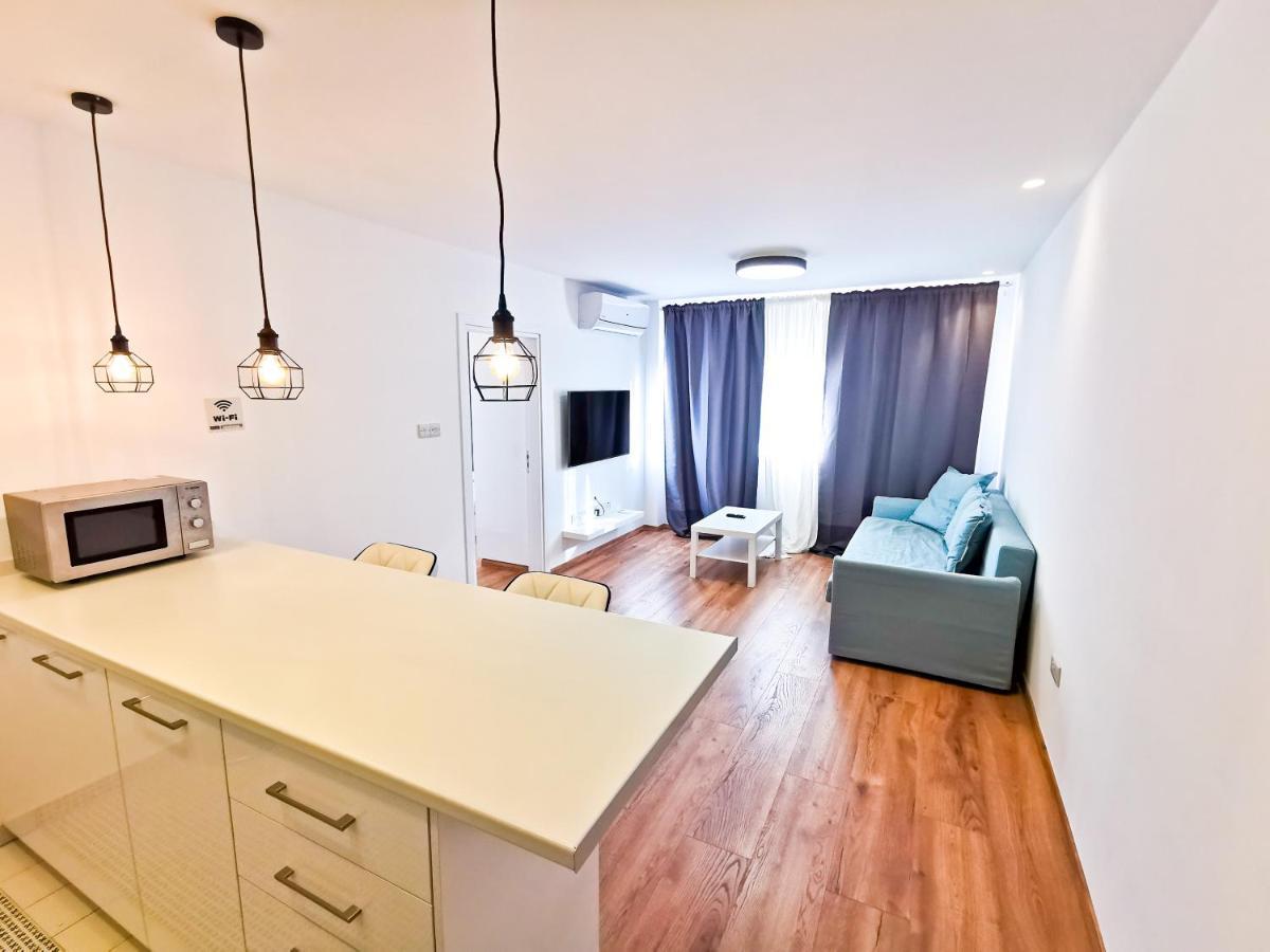 Citycenter Boutique Apartment Larnaca Exteriör bild