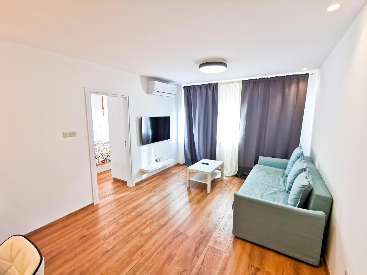 Citycenter Boutique Apartment Larnaca Exteriör bild